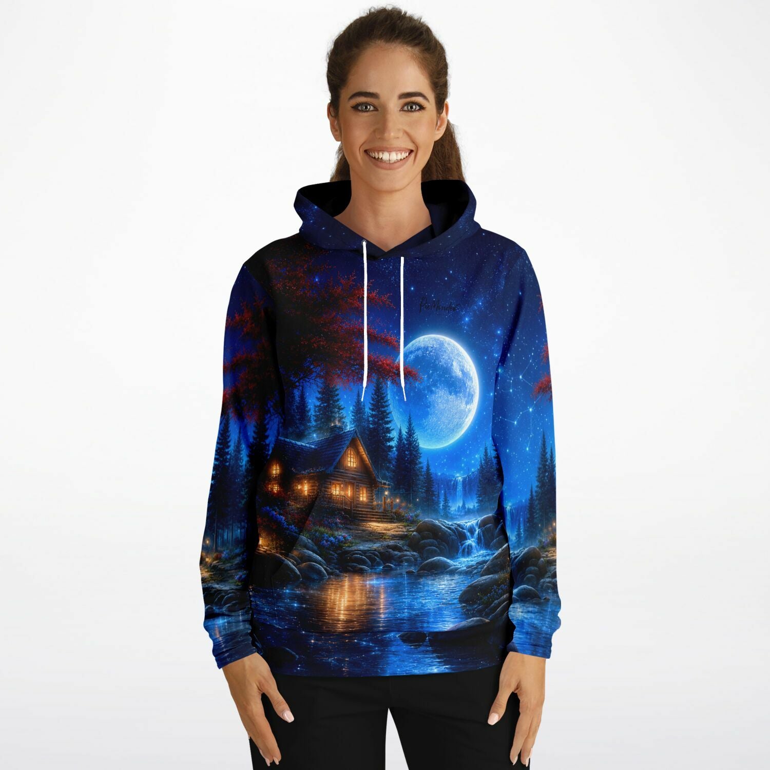 Frau trägt Hoodie mit nächtlichem Mondschein-Landschaftsmotiv, passend zu Diamond Painting und Malen nach Zahlen Kunst