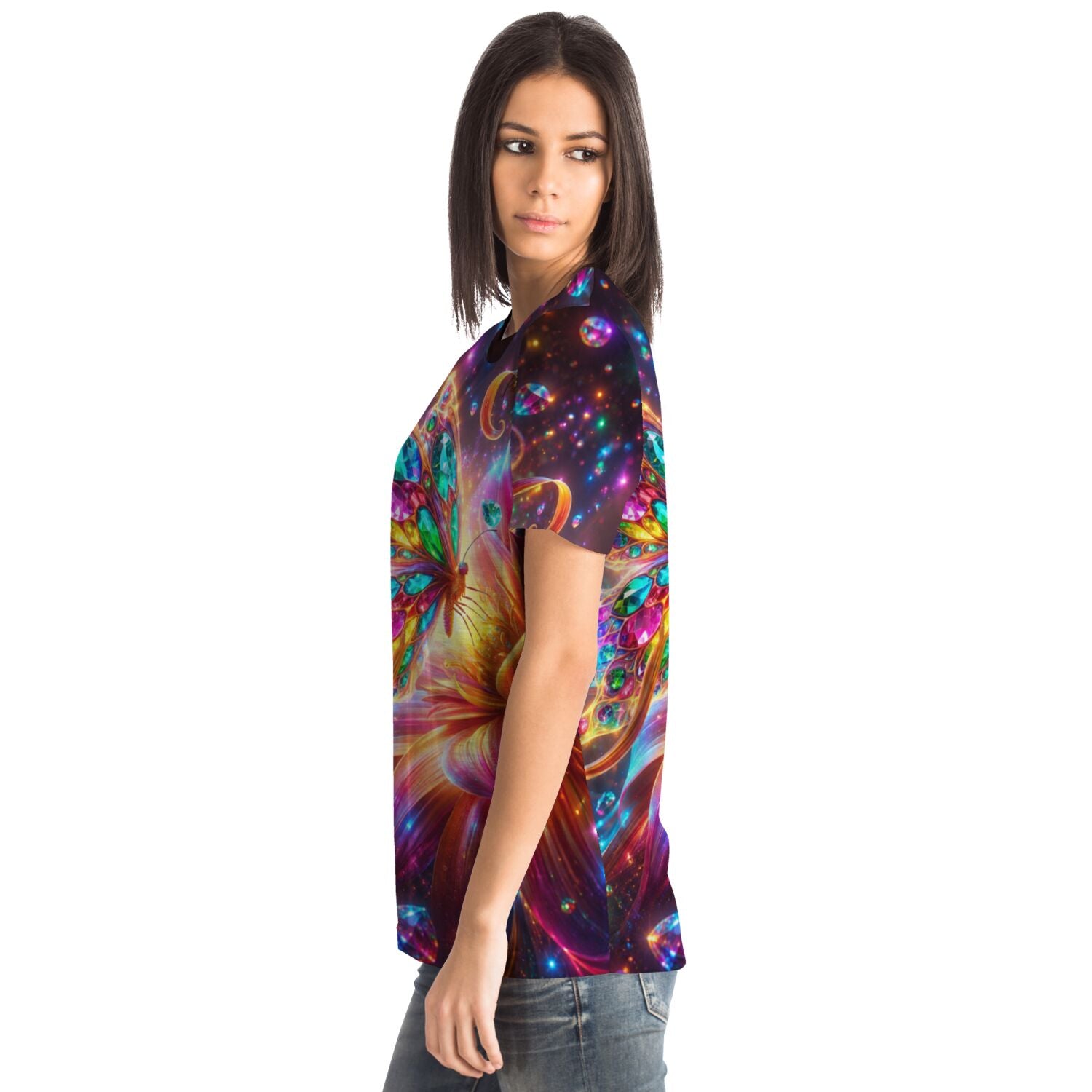 Frau trägt T-Shirt mit buntem Schmetterling-Motiv im Diamond Painting Design und leuchtenden Farben