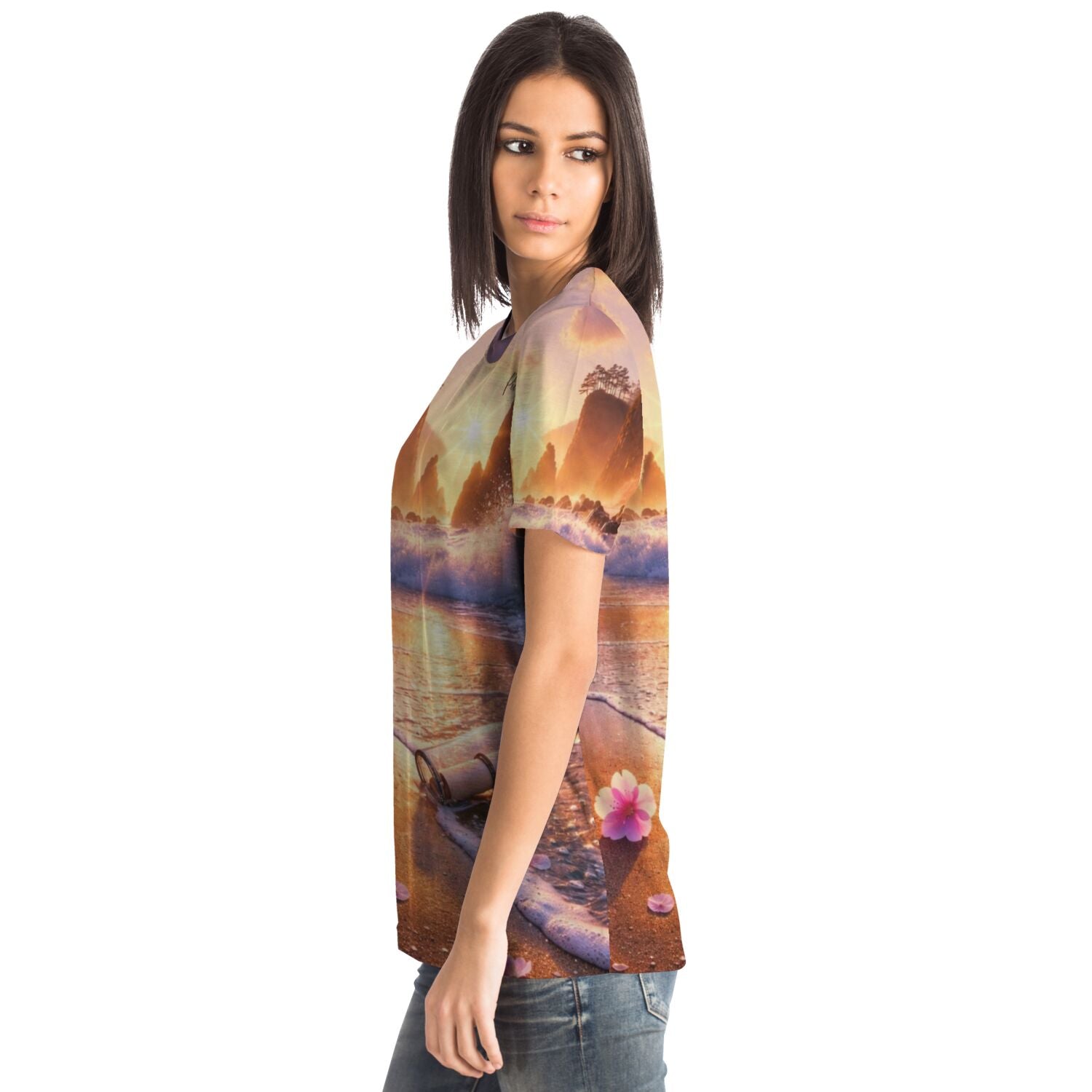 Frau trägt Dreamer T-Shirt mit Meer-Motiv, inspiriert durch künstlerische Designs wie Malen nach Zahlen und Diamond Painting