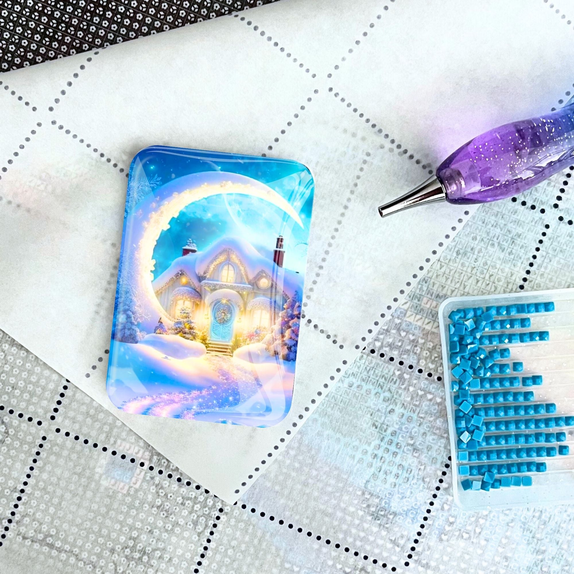 Cover Minder - Moon and Snow