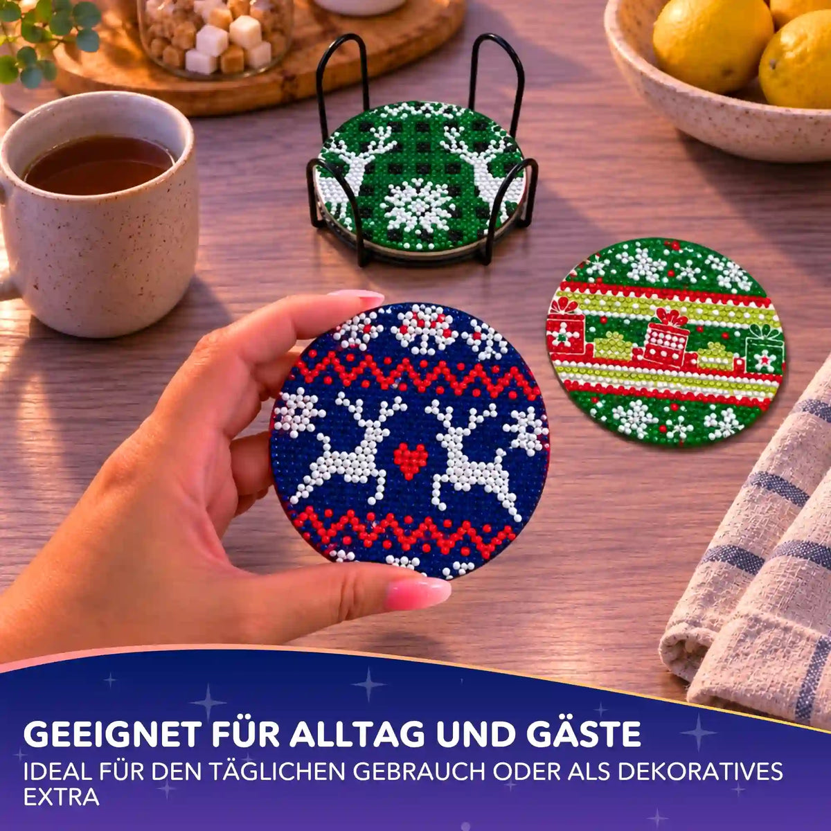Diamond Painting Untersetzer mit funkelnden Weihnachtsmotiven und Rentier-Design als festliche Tischdeko