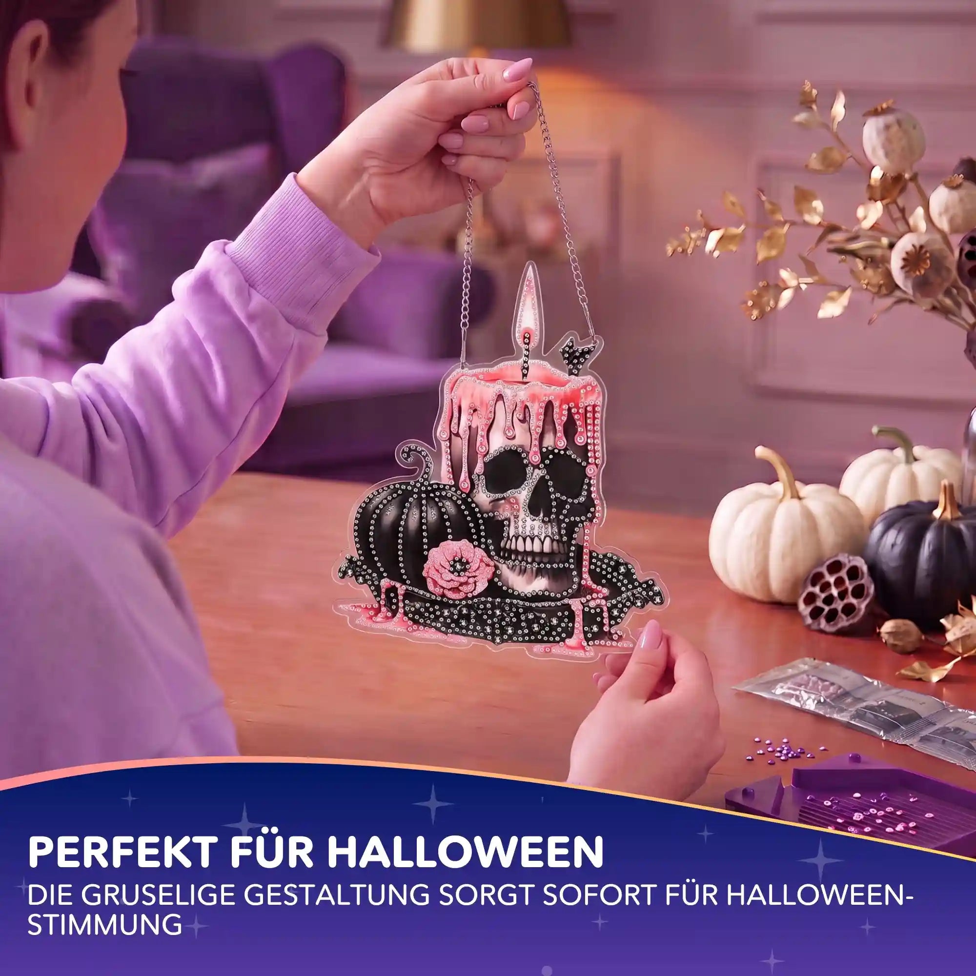 Diamond Painting Aufhänger Totenkopf-Kerze mit funkelnden Steinen als kreative Halloween-Dekoration zum Selbermachen