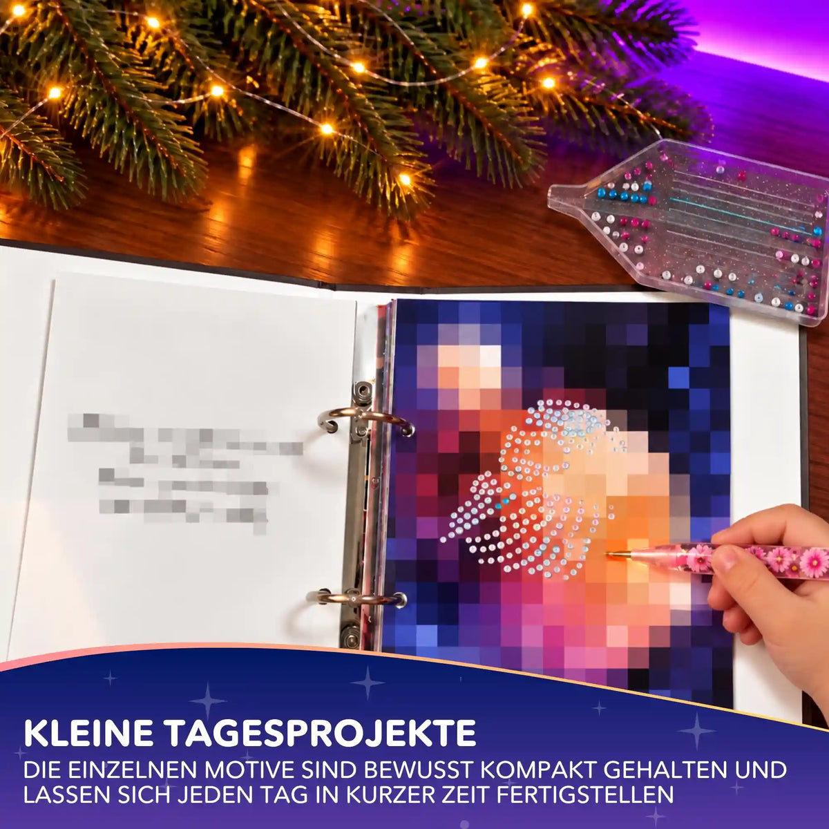 Diamond Painting Märchenbuch für Kinder: Bunte Glitzersteine auf Weihnachtsmotiv kleben mit Stift und Schale.