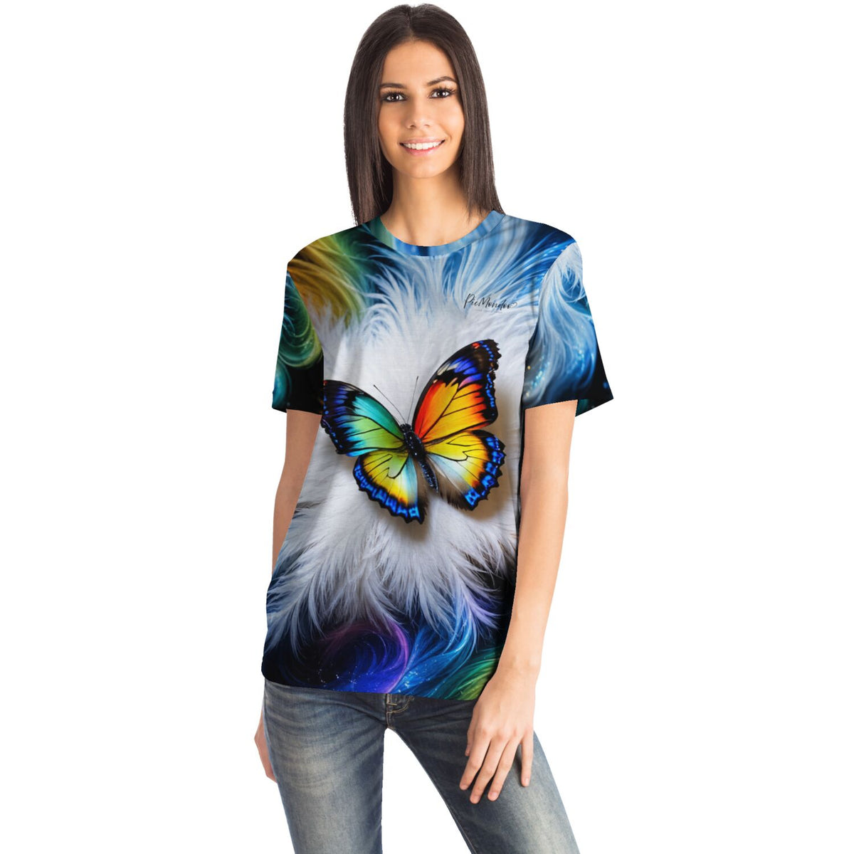 Frau trägt Dreamer T-Shirt mit buntem Schmetterling und Federmotiv im Stil beliebter Diamond Painting Designs