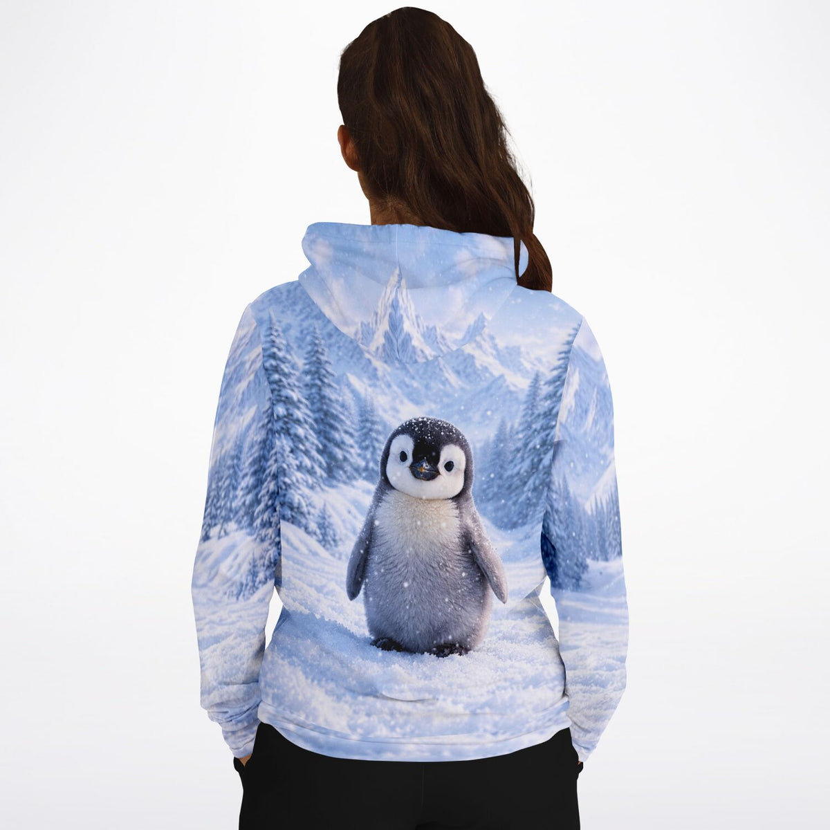 Dreamer Hoodie Winterpieps mit Pinguin-Motiv vor verschneiter Winterlandschaft, passend zu Diamond Painting Design