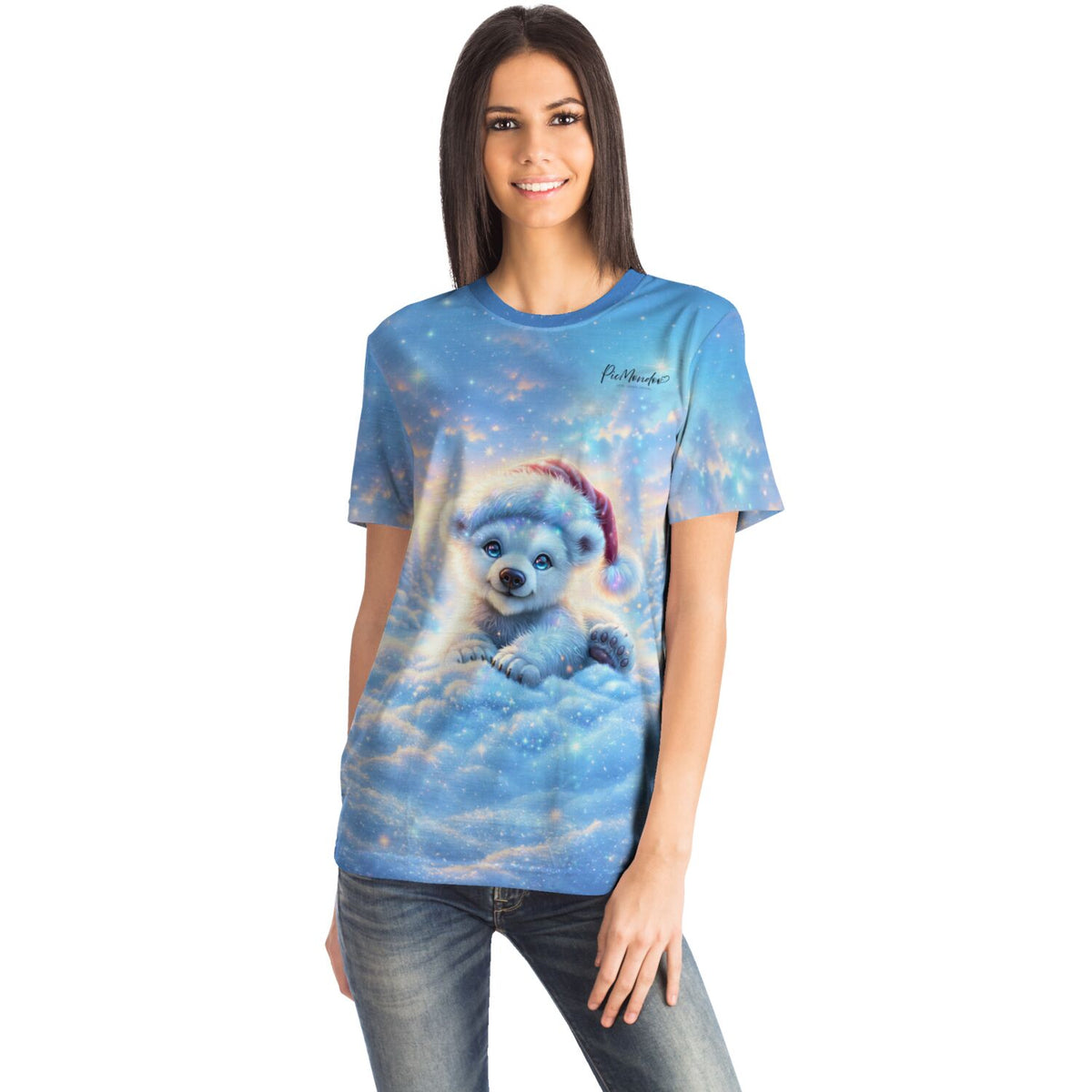 Frau trägt blaues T-Shirt mit Schneefunkel Eisbär Motiv im Stil von Diamond Painting und Malen nach Zahlen Designs