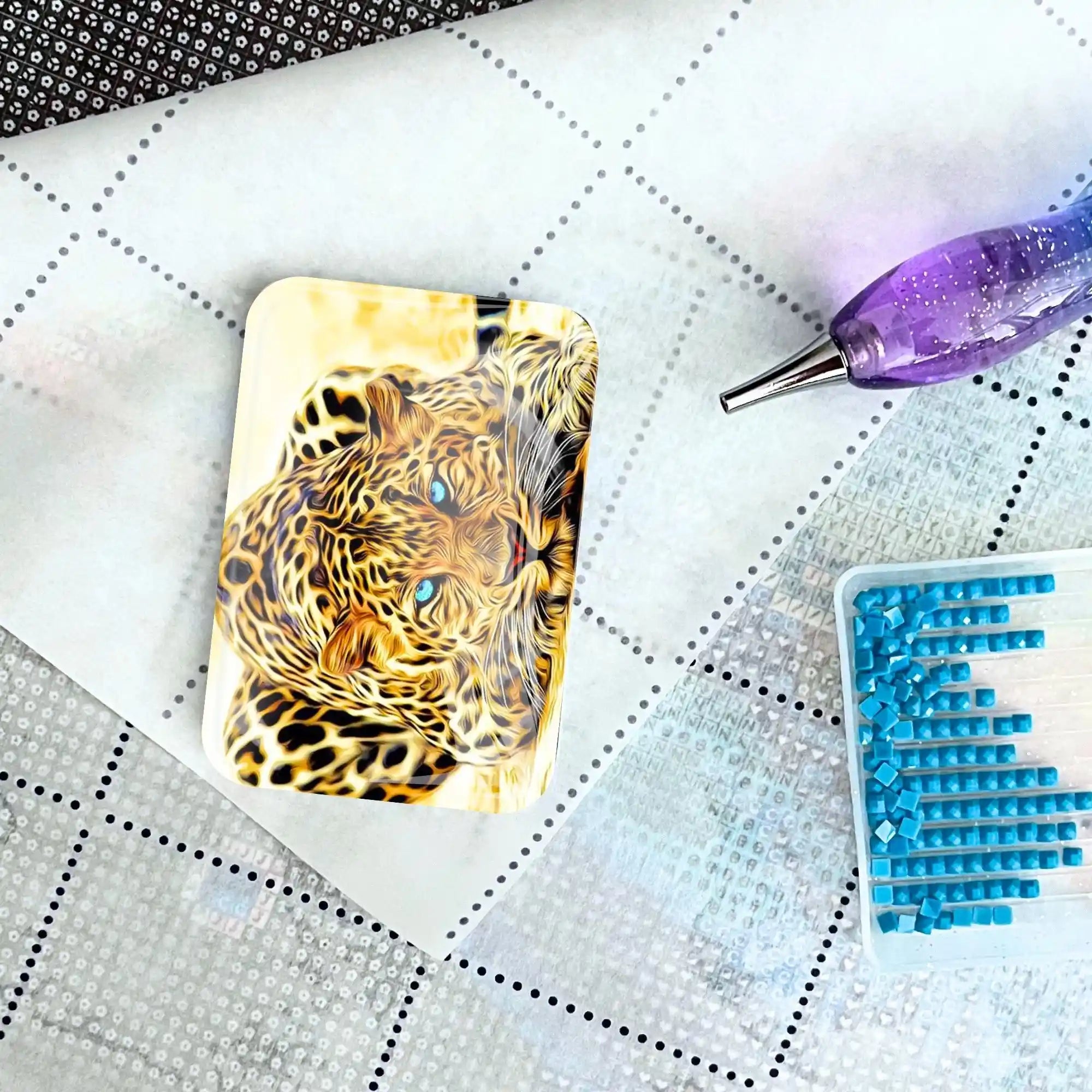Cover Minder - Leopard Blue Eyes MINI