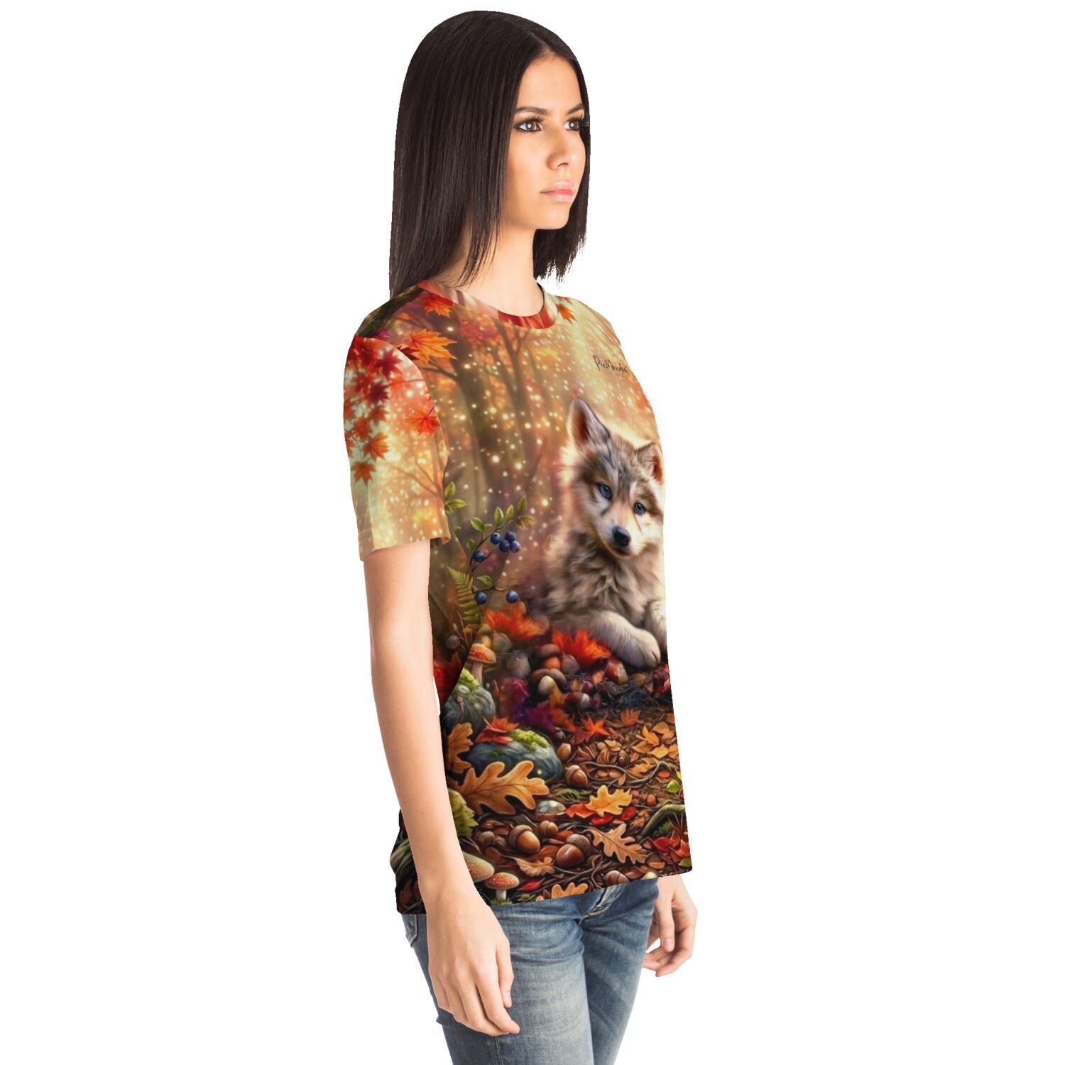 Frau trägt Dreamer T-Shirt mit Akiro Wolf-Motiv, das stilistisch an Diamond Painting und Malen nach Zahlen erinnert