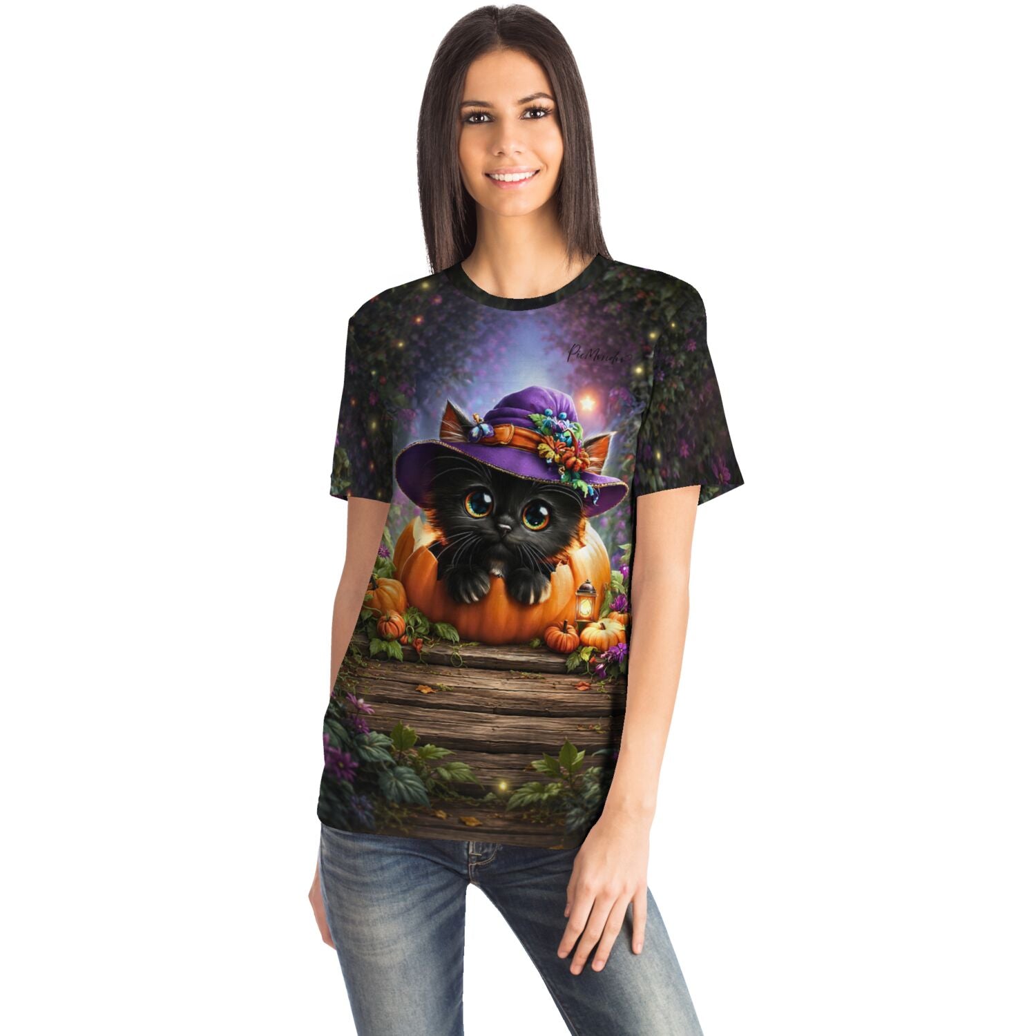 Frau trägt Dreamer T-Shirt mit süßer Katze im Kürbis Motiv, passend für Fans von Diamond Painting und Malen nach Zahlen
