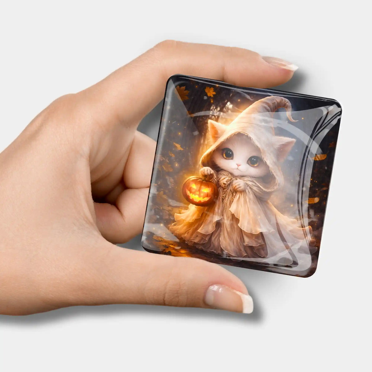 Diamond Painting Cover Minder aus Glas mit kleiner Katze im Zauberhut und Kürbis-Laterne