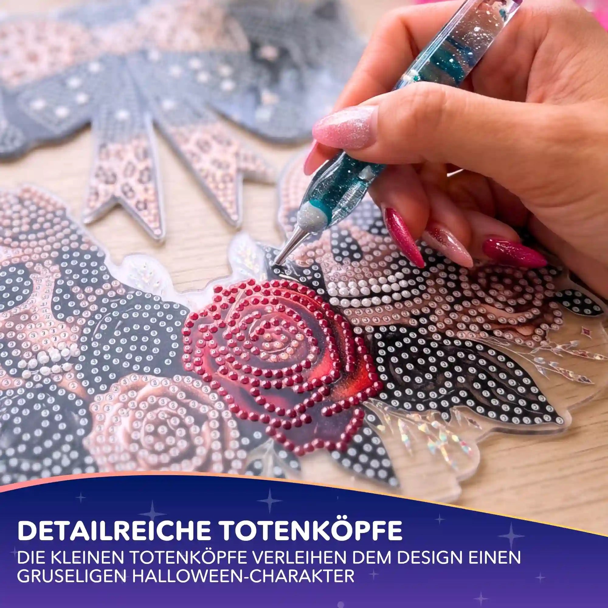 Diamond Painting Aufsteller Totenkopfkranz mit glitzernden Steinen als kreative Halloween Deko gestalten.