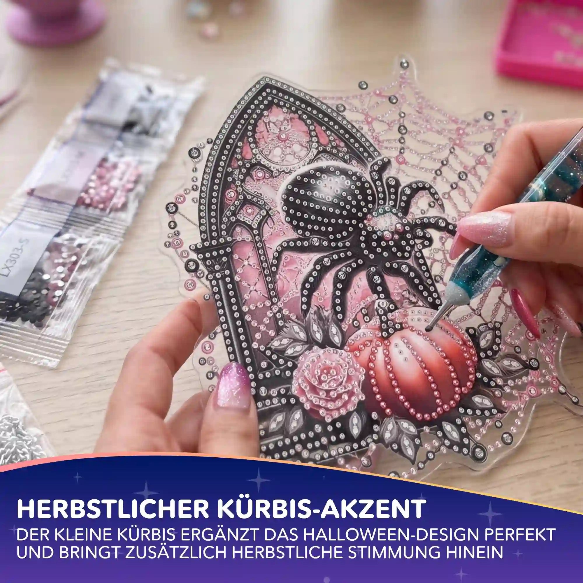 Diamond Painting Aufhänger Spinne in Pink und Schwarz als moderne DIY Halloween Dekoration mit glitzernden Steinen