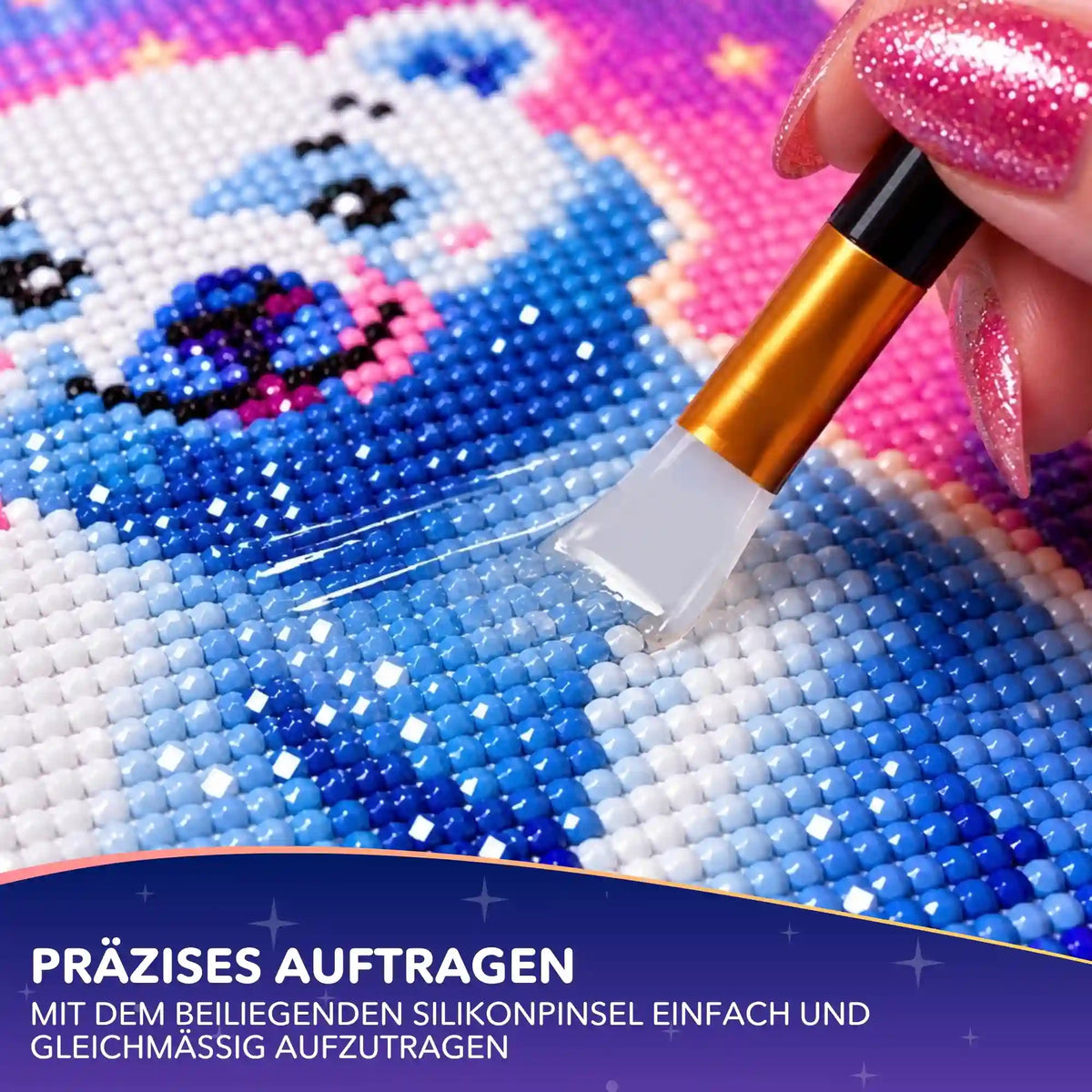 Diamond Painting Versiegelung: Silikonpinsel trägt Schutzlack gleichmäßig auf bunte Glitzersteine auf.