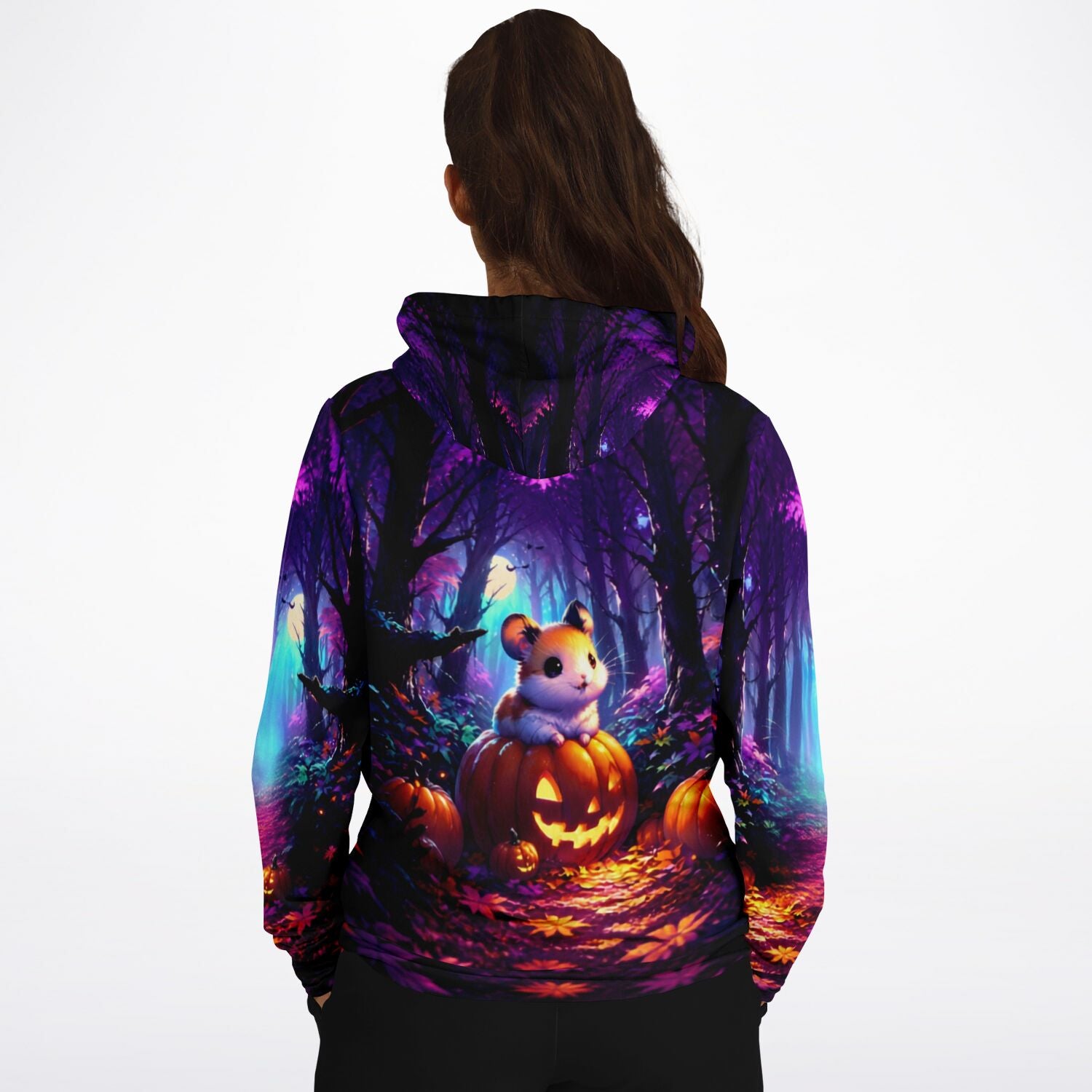 Hoodie mit Pumpkin Whispers Motiv, süßer Hamster auf Kürbis in dunklem Zauberwald, hochwertige All-Over-Print Optik
