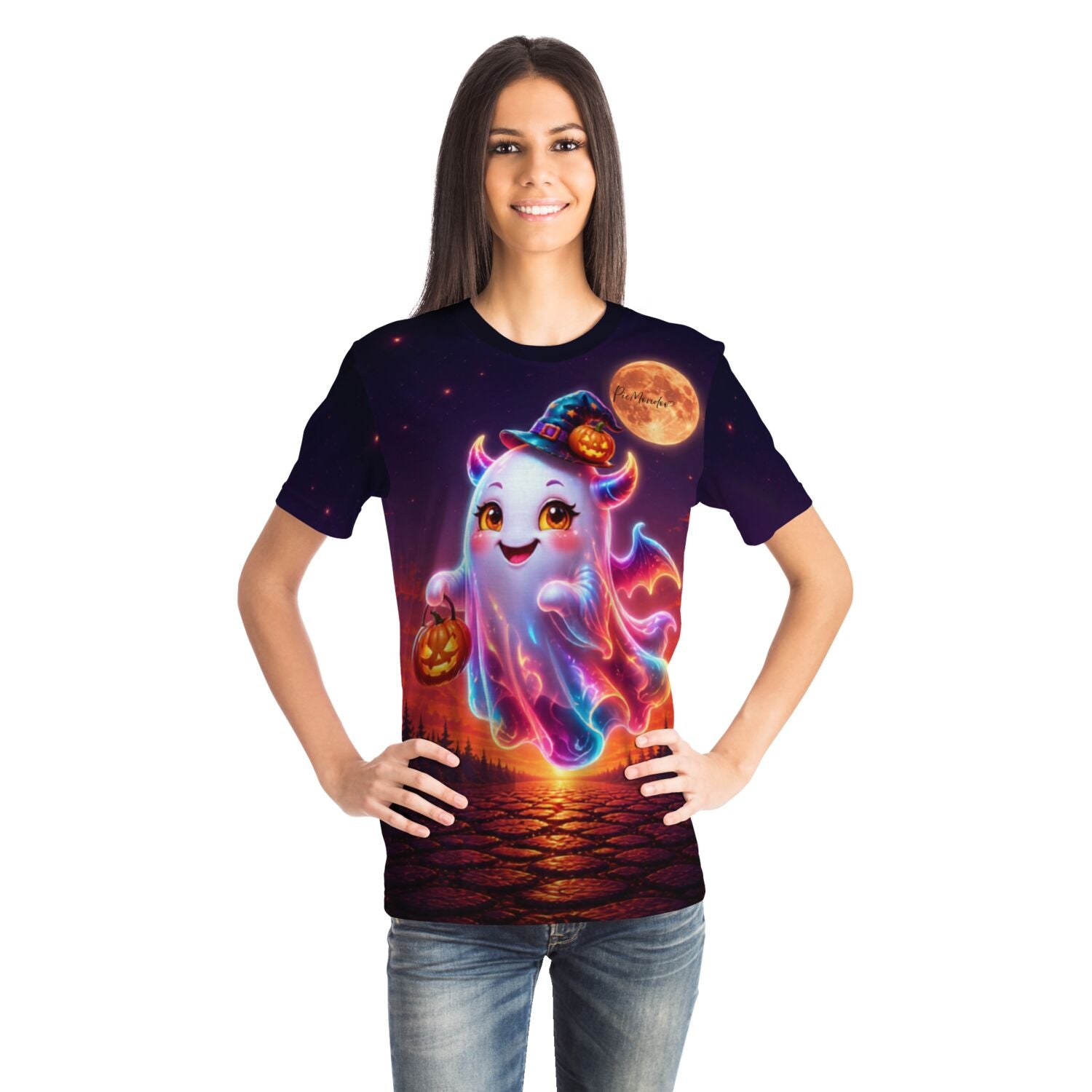Frau trägt Dreamer T-Shirt mit buntem Halloween-Geist Motiv, ähnlich wie bei Diamond Painting und Malen nach Zahlen