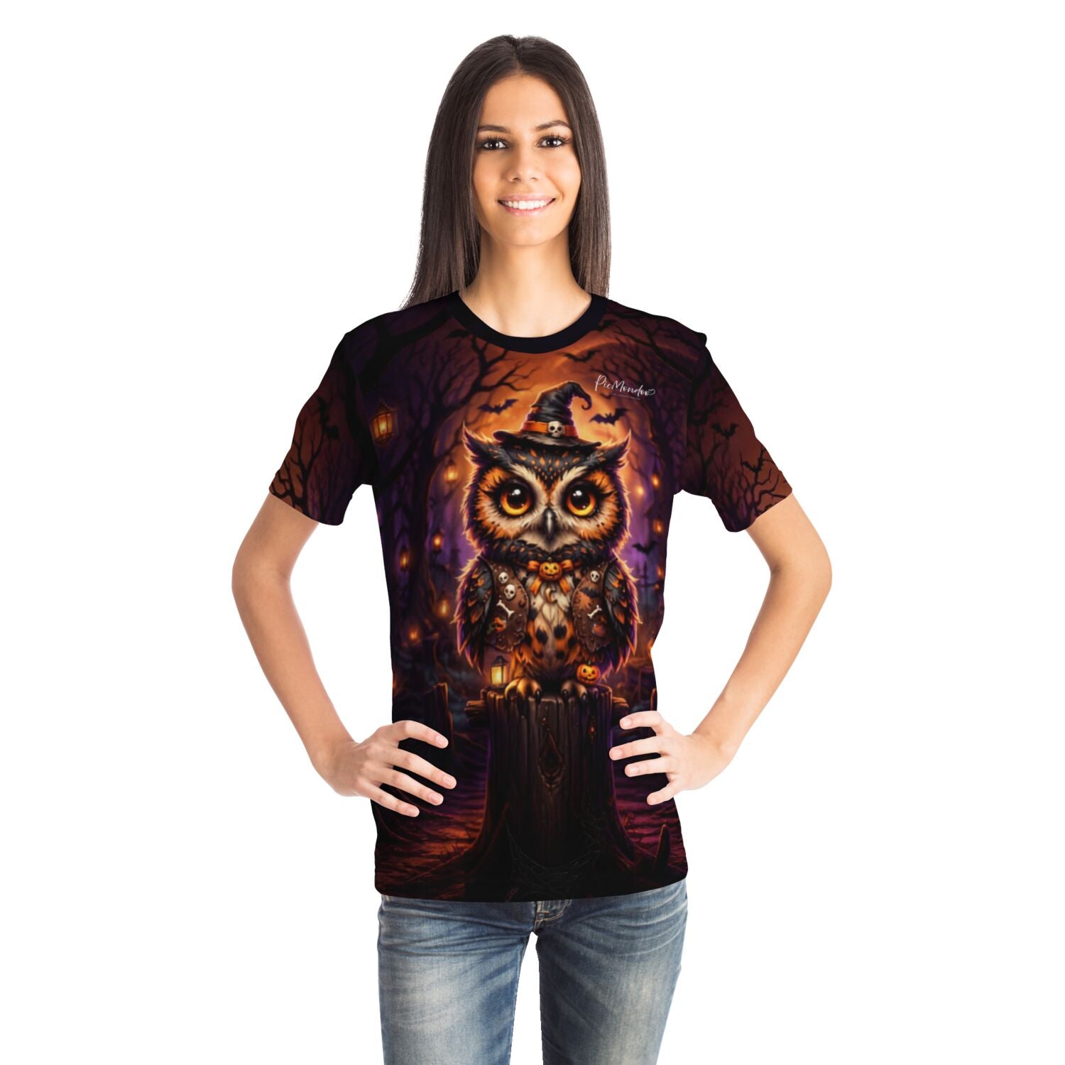 Frau trägt Dreamer T-Shirt mit Wächter der Kürbisnacht Eulenmotiv, inspiriert durch Diamond Painting und Malen nach Zahlen