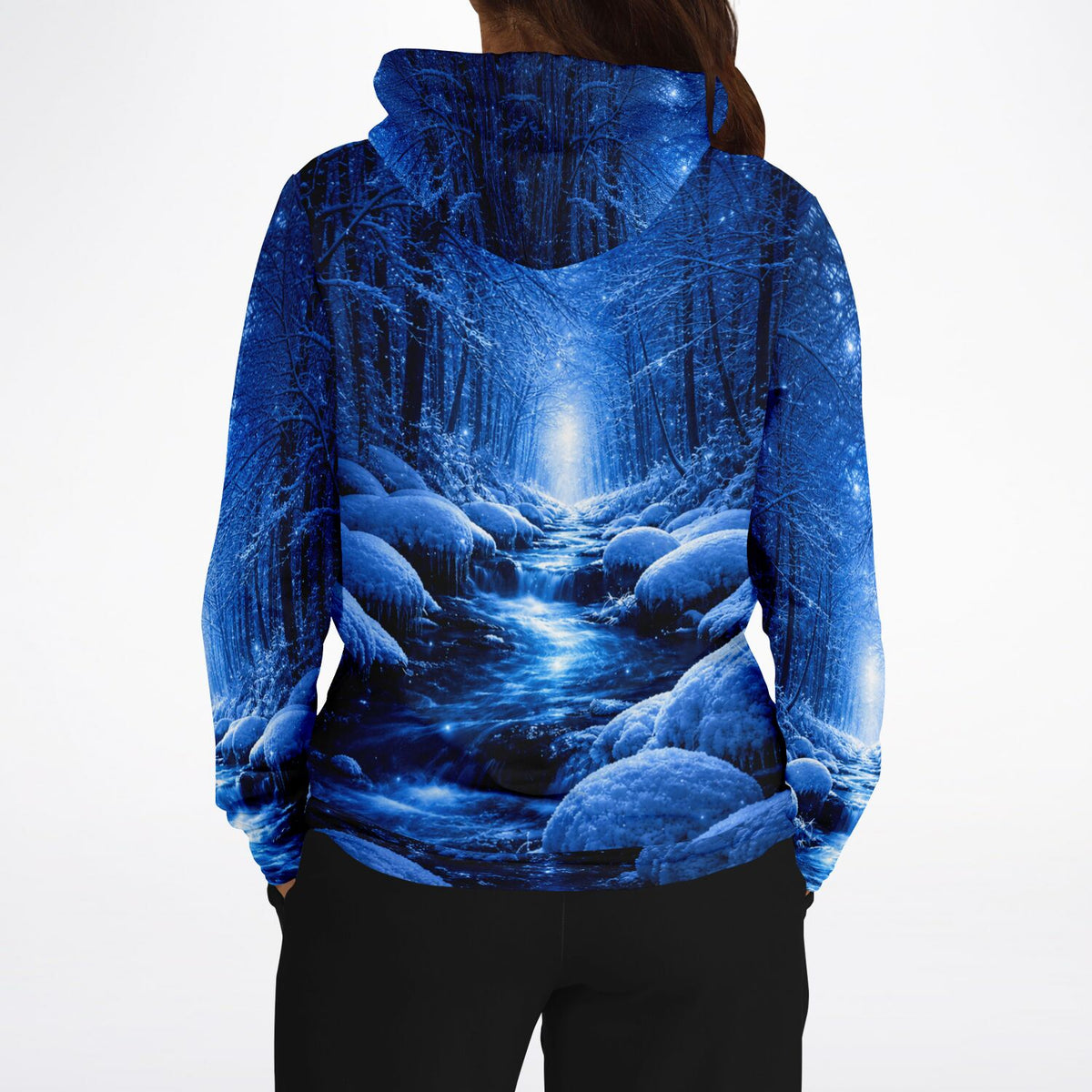 Dreamer Hoodie mit blauem Winterwald-Motiv, inspiriert von magischen Diamond Painting und Malen nach Zahlen Landschaften