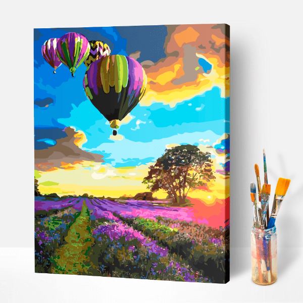Malen nach Zahlen fertiges Motiv Heißluftballon über Lavendel